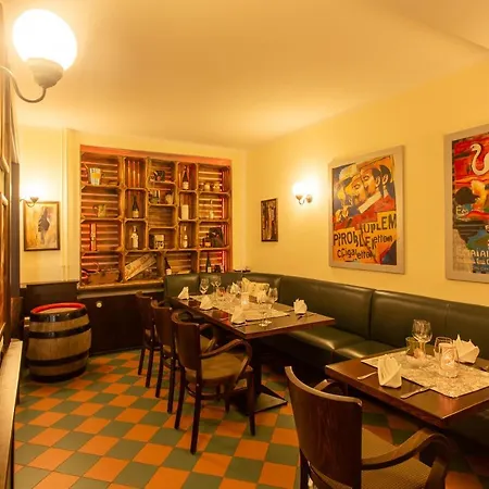 Hotel Lindenhof 2*