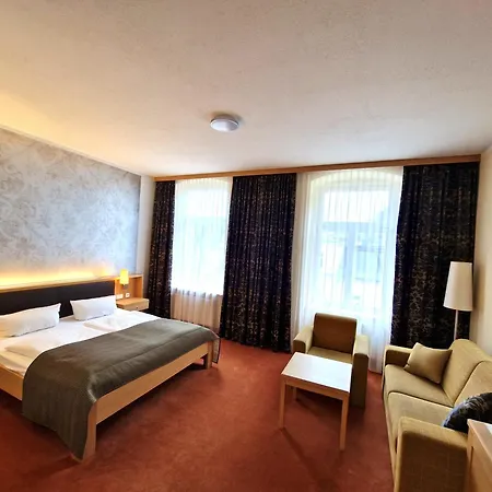 Lindenhof Hotel 2*