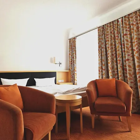Lindenhof Hotel 2*